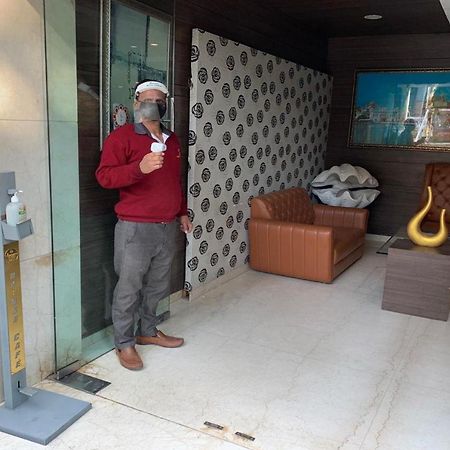 ホテル ナルラス オーラム アムリトサル エクステリア 写真